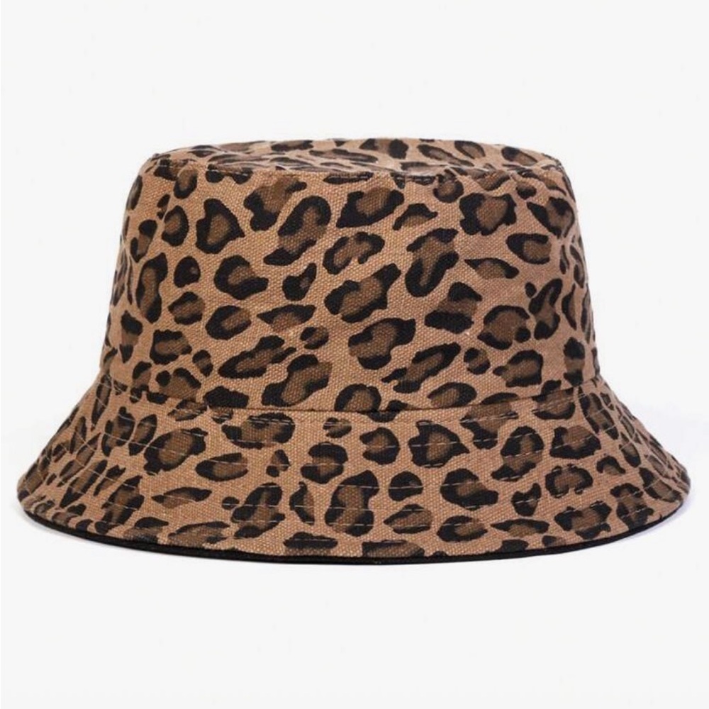 NWT LEOPARD BUCKET HAT